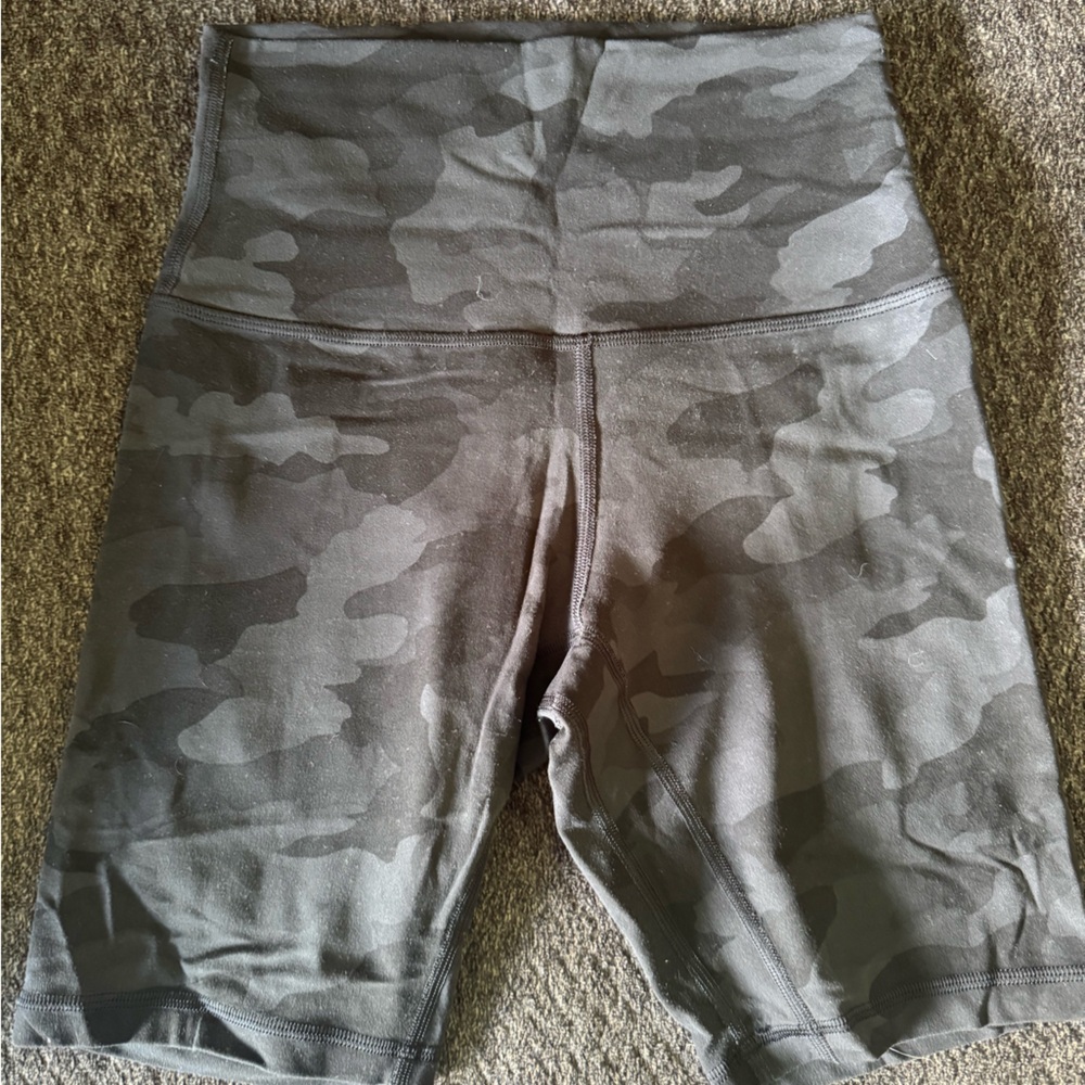 8” Align Camo shorts Lululemon